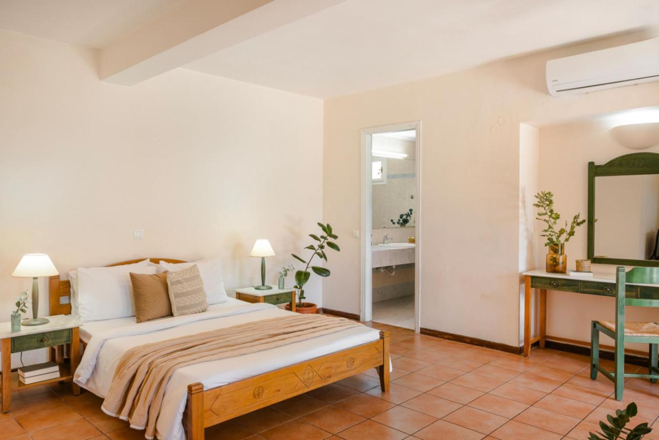 Hotel Century 4*