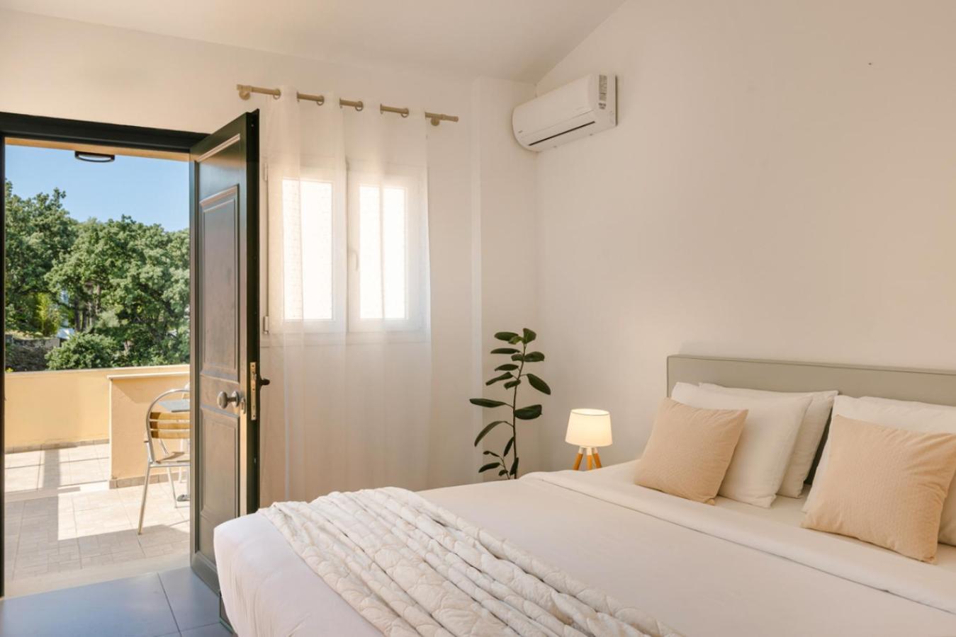 Century Hotel 4*