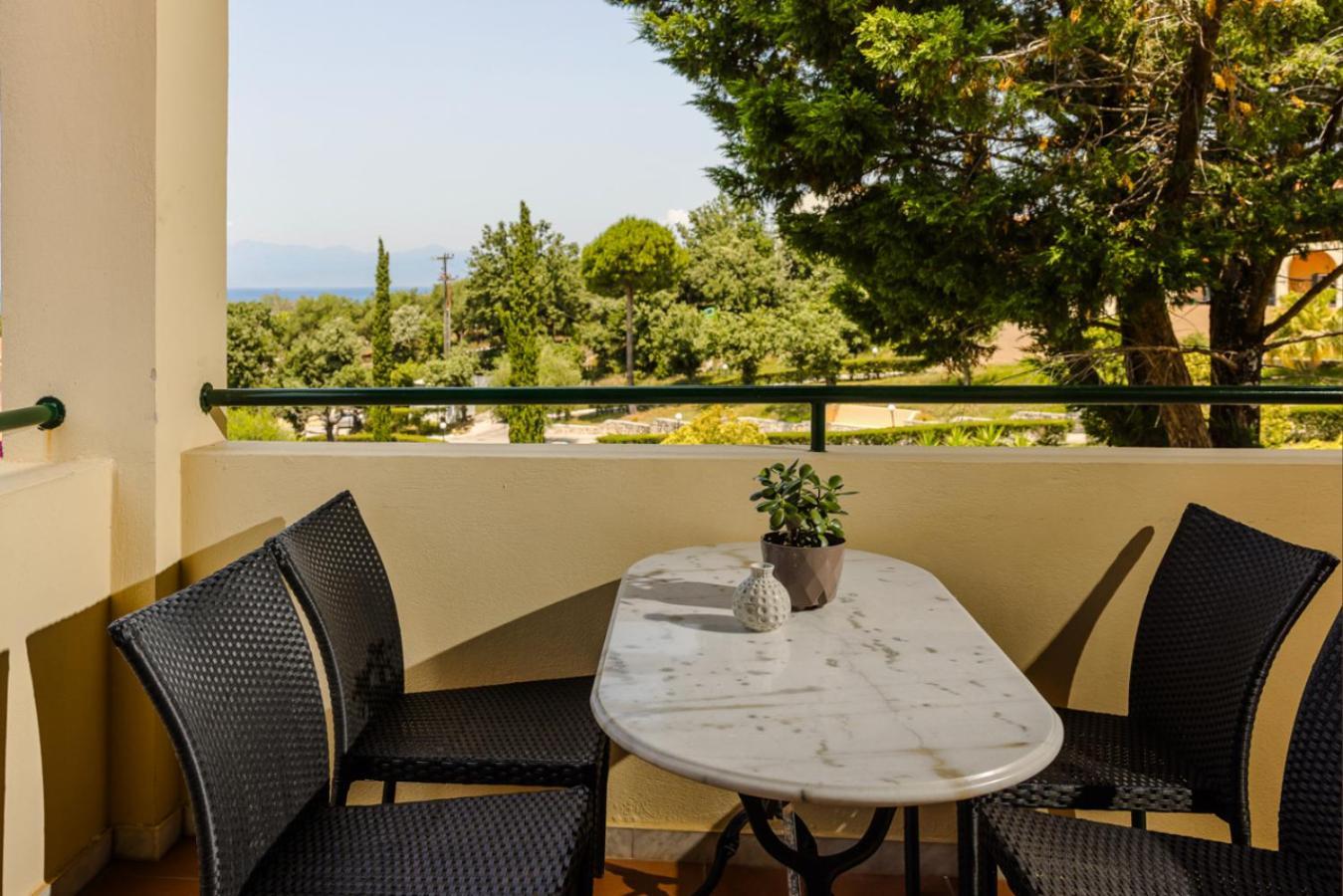 Century Hotel 4*