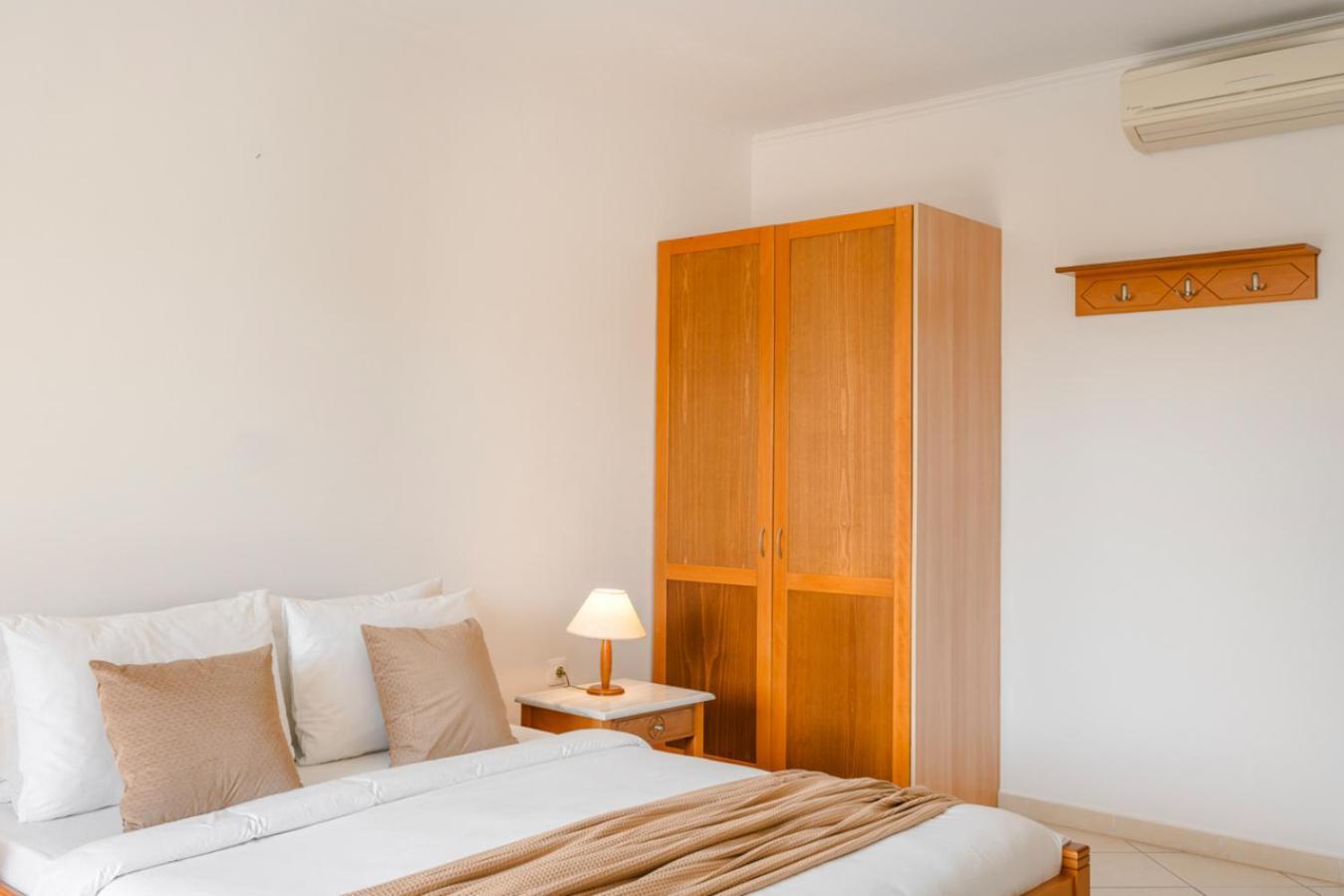 Hotel Century 4*